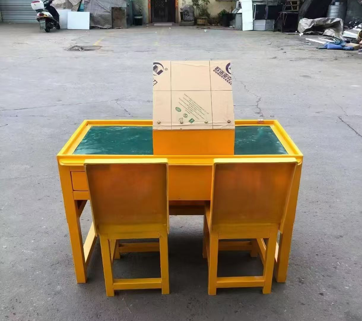 秀峰防静电导通桌井下煤矿火工品发放桌：危险品流转的安全守护者